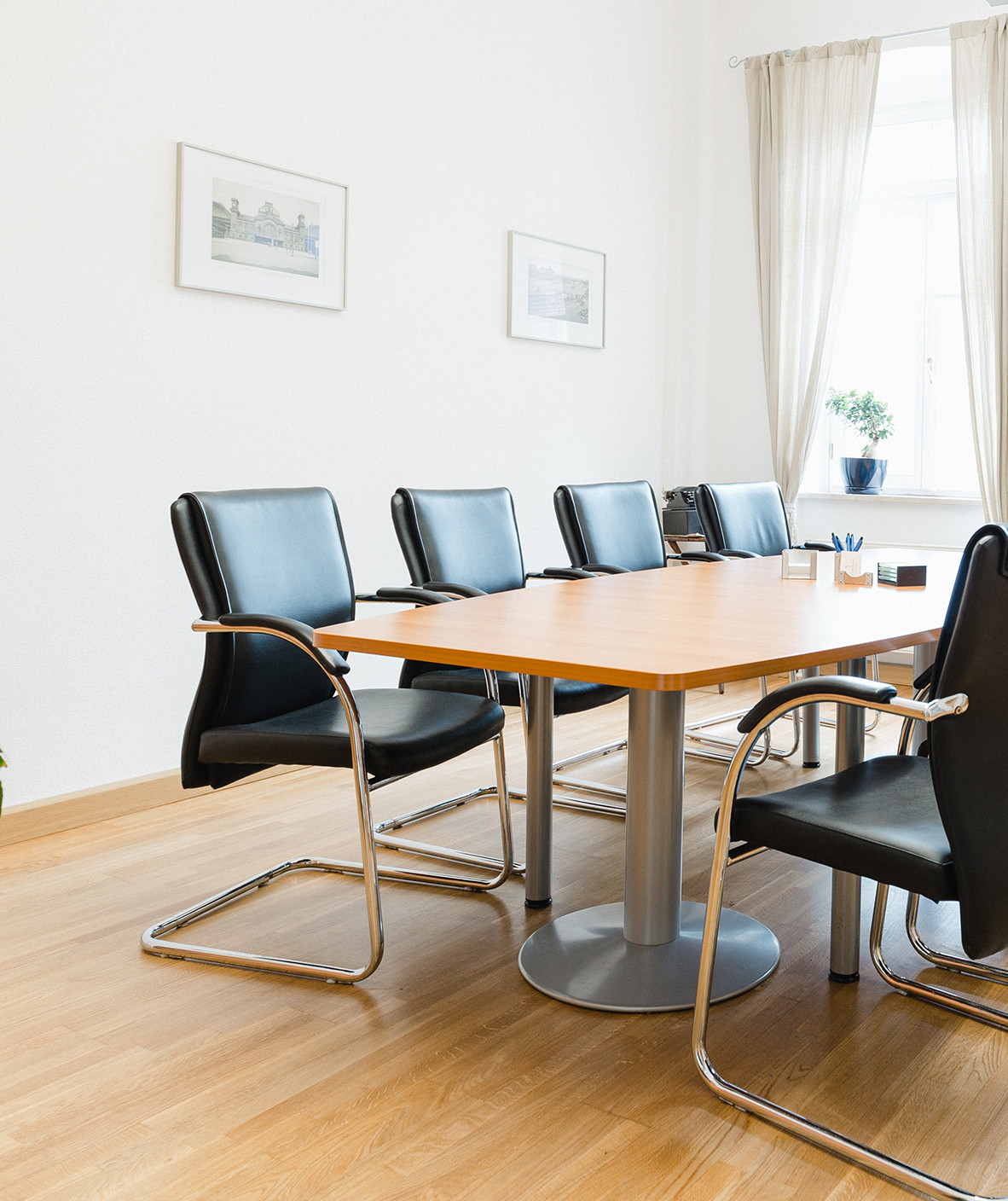 Besprechungszimmer Kanzlei Hahnewald